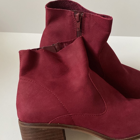 Gianni Bini Wand-Erer Leather Upper Cherrywood Boot Size 9.5 - Picture 8 of 11